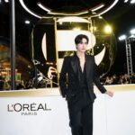 Norawit Titicharoenrak Instagram - เพราะเราคู่ควรสำหรับผม.. หมายถึง การที่เรารู้สึกว่าเราเหมาะสมกับอะไรต่างๆนาๆที่เข้ามาในชีวิตเรา ขอแค่เรามั่นใจว่าเราคู่ควรกับสิ่งที่เกิดขึ้นตรงหน้า และตั้งใจทำมันให้ดีที่สุด เพื่อให้คู่ควรกับสิ่งที่ได้รับมา Because I’m worth it! #LOrealParisTH #Worthit