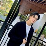 Norawit Titicharoenrak Instagram - Vacay mood @burberry