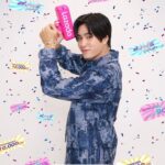 Norawit Titicharoenrak Instagram – 🚨2 ทุ่มนี้มาฉลองวันเกิดให้น้องลาซกันเถอะครับ! ผมก็จะช้อปรัวๆ ก็น้องลาซขนสินค้ามาให้ช้อปจุกๆ ครบทุกหมวดหมู่ตั้งแต่คืนนี้ 2 ทุ่ม – 27 มี.ค. 67 เท่านั้นนะจ๊ะคุณหนู 😙⁣
⁣
⚡ ดีลเด็ดลดแรง 6 ชั่วโมงแรก (คืนนี้ 2 ทุ่ม – 25 มี.ค. ตี 2)⁣
💙 คูปองวันเกิดลดสูงสด 10,000 บาท*⁣
💙 แบรนด์ดังลดแรงสูงสุด 90%*⁣
💙 ส่งฟรีไม่มีขั้นต่ำ*⁣
⁣
อย่าลืมช้อป DIVINE กันด้วยนะจ๊ะ 🥳 ⁣
⁣
⁣
*ส่งฟรีเมื่อเก็บคูปองได้และค่าจัดส่งไม่เกินมูลค่าของคูปอง คูปองมีจำนวนจำกัด เงื่อนไขเป็นไปตามที่บริษัทฯ กำหนด ดูรายละเอียดเพิ่มเติมที่ลาซาด้าแอปพลิเคชั่น และ http://www.lazada.co.th⁣
⁣
#เซลใหญ่วันเกิดลาซาด้า #LazadaEpicBirthdaySaleTH