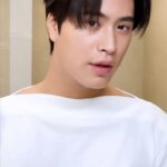 Norawit Titicharoenrak Instagram - My daily skincare routine with @lorealparis 😉 Just a few simple steps with Hyaluronic acid serum, cream & UV Defender sun-repair invisible serum for everyday glass skin! 💦 ผิวชุ่มชื้นดูอิ่มเด้งทุกวันได้ง่ายๆ แค่ไม่กี่ขั้นตอนครับ! #LOrealParisTH