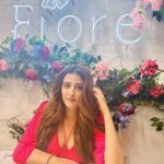 Nupur Sanon Instagram – Of Pinks and flowers and everything naturally magical! 🎀🩵🧿