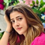 Nupur Sanon Instagram – Of Pinks and flowers and everything naturally magical! 🎀🩵🧿