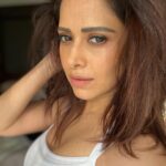 Nushrratt Bharuccha Instagram - Photo mein bhi Main, Photographer bhi Main 🤝🧏🏻‍♀️ The setting Sun being my only source of light and Curtain being my only filter!