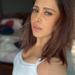 Nushrratt Bharuccha Instagram - Photo mein bhi Main, Photographer bhi Main 🤝🧏🏻‍♀️ The setting Sun being my only source of light and Curtain being my only filter!