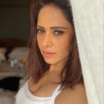 Nushrratt Bharuccha Instagram – Photo mein bhi Main, Photographer bhi Main 🤝🧏🏻‍♀️

The setting Sun being my only source of light and Curtain being my only filter!