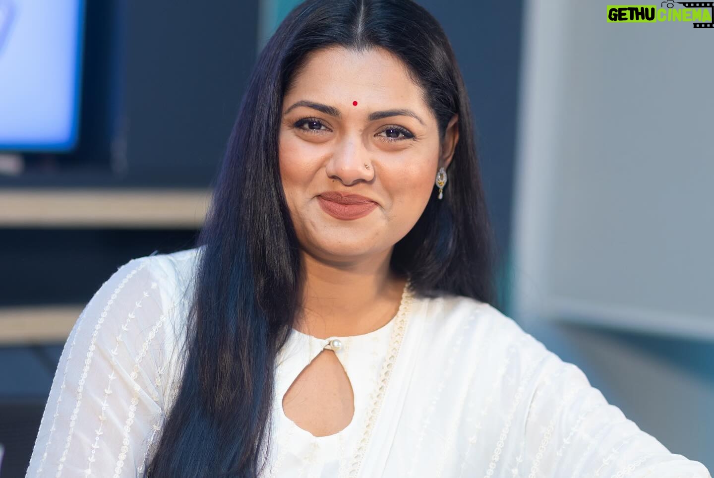 Nusrat Imroz Tisha Instagram - আপনাদের ভালোবাসায় আজ আমি হারপিক-এর ব্র্যান্ড অ্যাম্বাসেডর হলাম। এই প্রথম বাংলাদেশে হারপিক ব্র্যান্ডের নারী অ্যাম্বাসেডর হিসেবে আমি যুক্ত হলাম। আলহামদুল্লাহ। এই ব্র্যান্ডের সাথে নিজেকে যুক্ত হতে পারে আমি আনন্দিত। PC: @zutons_snapshoot #tisha #nusratimrosetisha #imrose #brandambassador #harpic