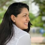 Nusrat Imroz Tisha Instagram - He took my portrait after a long time. And I just love it 🥰 PC : Mostofa Sarwar Farooki. #tisha #nusratimrosetisha #imrose #singapore🇸🇬 #familytime @farooki_mostofa