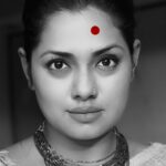 Nusrat Imroz Tisha Instagram - বাংলাদেশে প্রতি তিনজনে একজন নারী ঘরে বাইরে নানাভাবে নির্যাতনের শিকার হচ্ছে। কিন্তু সেই অনুপাতে এটা নিয়ে তেমন কোনো প্রতিবাদ হয় না। কারণ, আমাদের সমাজে নারীদের শেখানোই হয় নীরবে সহ্য করতে। কিন্তু আমরা চাই, এই ট্যাবু ভেঙে আওয়াজ তুলুক প্রতিটি নারী। কারণ চুপ না থেকে কথা বললেই কেবল সম্ভব এইসব সহিংসতা বন্ধ করা। আর তাই, নারী নির্যাতনের প্রতিবাদ হিসেবে ‘Odd Dot Selfie’. যেখানে প্রতিবাদের ভাষা হিসেবে বেছে নেয়া হয়েছে নারীর সাজের চিরায়ত সঙ্গী কপালের ‘টিপ’। কপালের এই টিপ মাঝখানে না পরে আশপাশে সরিয়ে দিয়ে সেলফি তুলে #OddDotSelfie লিখে ছবি শেয়ার করুন সোশ্যাল মিডিয়ায় আর আপনিও যোগ দিন এই প্রতিবাদে। বি.দ্র. ‘নারী নির্যাতনের বিরুদ্ধে আমার প্রতিবাদের ভাষা #OddDotSelfie’ লেখাটি ক্যাপশন হিসেবে ব্যবহার করুন এবং অন্যদেরকেও এই প্রতিবাদে অংশগ্রহণ করার আহ্বান জানান। #odddotselfie