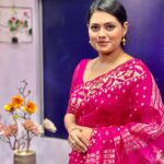 Nusrat Imroz Tisha Instagram - Trying to get a perfect picture 🙈 #tisha #nusratimrosetisha #imrose #aparfectpicture #mondaymood