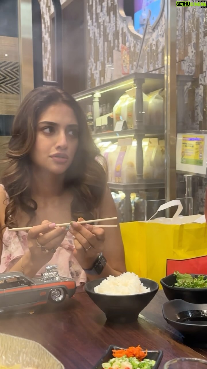 Nusrat Jahan Instagram - Just “Chopstick-ing good time” 😂 Failed miserable though🙈… still looking for my “spoonful” amusement😂😂😂 যদিও আমি হাত দিয়ে ভাত খেতে পছন্দ করি. Guess who had fun filming my “sticky” moment … @yashdasgupta #japanesefood #ricelover #foreverbangali #funmoment