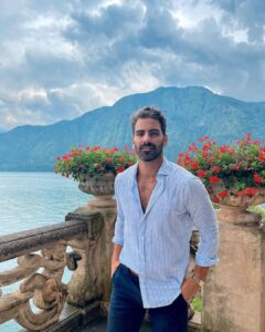 Nyle DiMarco Instagram - Sun shower in Lake Como 😍 Lake Como, Italy
