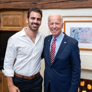 Nyle DiMarco Instagram - Tomorrow we begin healing. I am optimistic (and very excited) about Biden-Harris Administration! Oh and... I can’t wait to enjoy Twitter again.
(Disclaimer: this event took place in Fall 2019 😷)