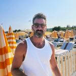 Nyle DiMarco Instagram – en attendant mon aperol spritz… dépêchez-vous svp 😛 Saint-Tropez, France