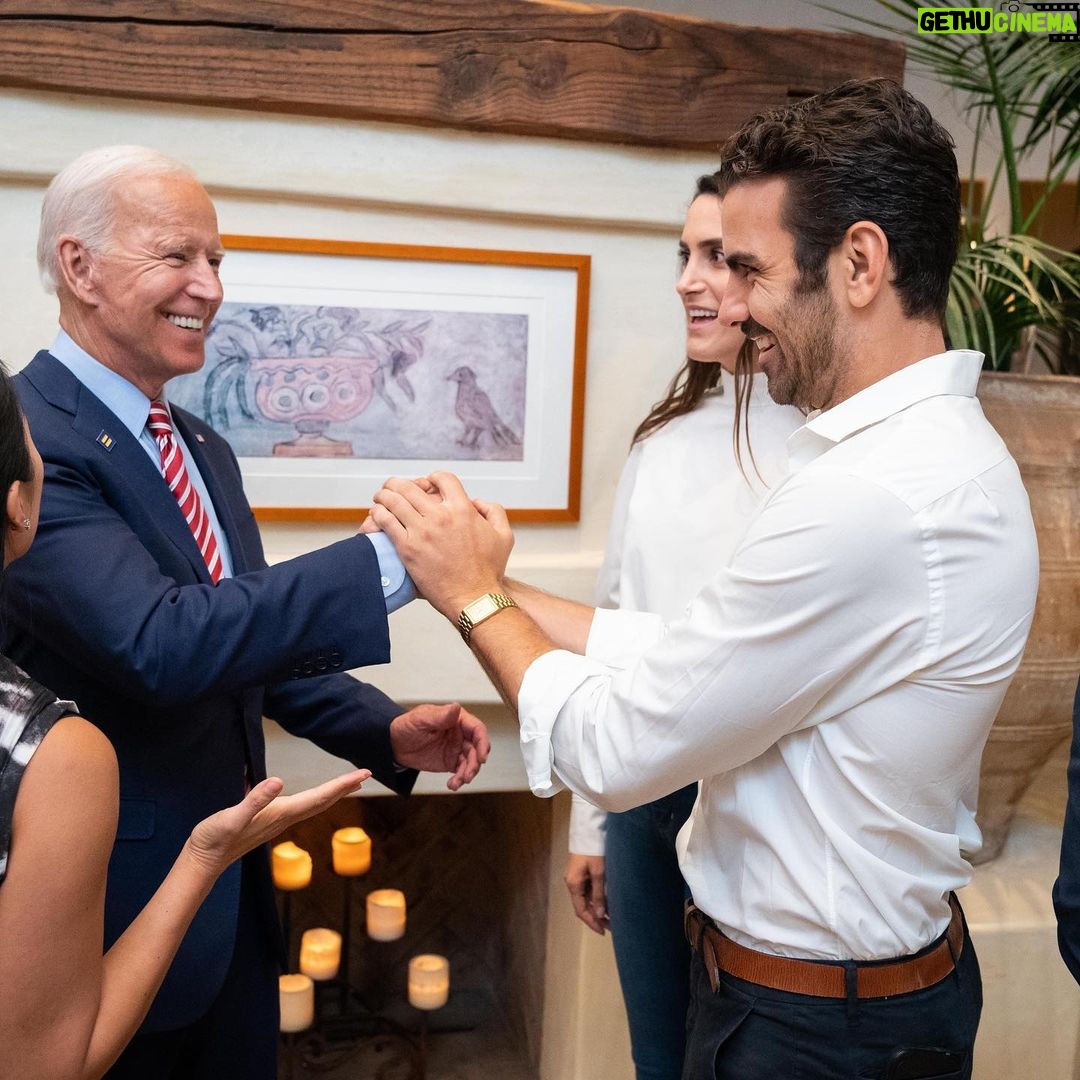 Nyle DiMarco - 234K Likes - Tomorrow we begin healing. I am optimistic (and very excited) about Biden-Harris Administration! Oh and... I can’t wait to enjoy Twitter again.
(Disclaimer: this event took place in Fall 2019 😷)