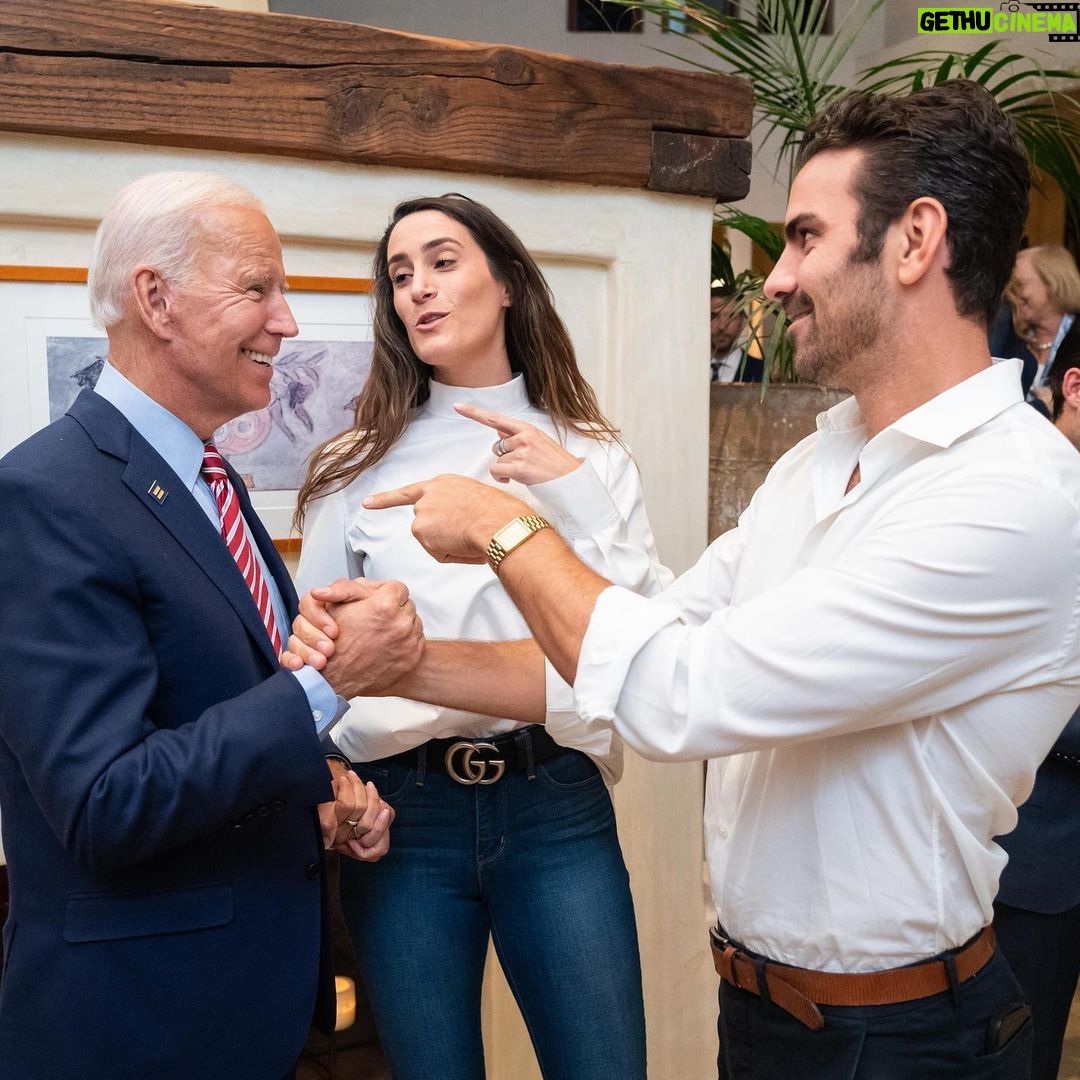 Nyle DiMarco - 234K Likes - Tomorrow we begin healing. I am optimistic (and very excited) about Biden-Harris Administration! Oh and... I can’t wait to enjoy Twitter again.
(Disclaimer: this event took place in Fall 2019 😷)