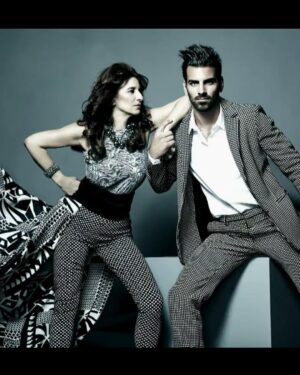 Nyle DiMarco Instagram - That one time my gorgeous Mama came to shoot with me on #ANTM and effortlessly stole the show!

Happy Mother’s Day mama, I love you 🤟🏼