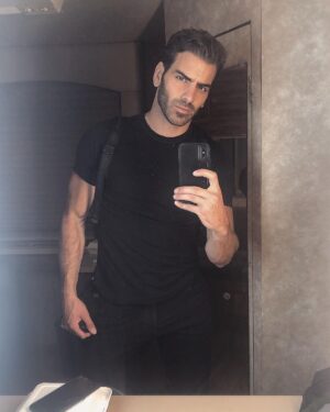 Nyle DiMarco Instagram - Quick selfie in my trailer before filming for @station19 as a Deaf Fireman! MY EPISODE IS TONIGHT!!!! TUNE IN ABC 9pm EST. 
DID YOU KNOW there are about 50  certified deaf firefighters in the United States?? That thought must seem impossible right...? Well watch tonight to find out!
-

#abc #abctv #station19 #shondaland #fireman