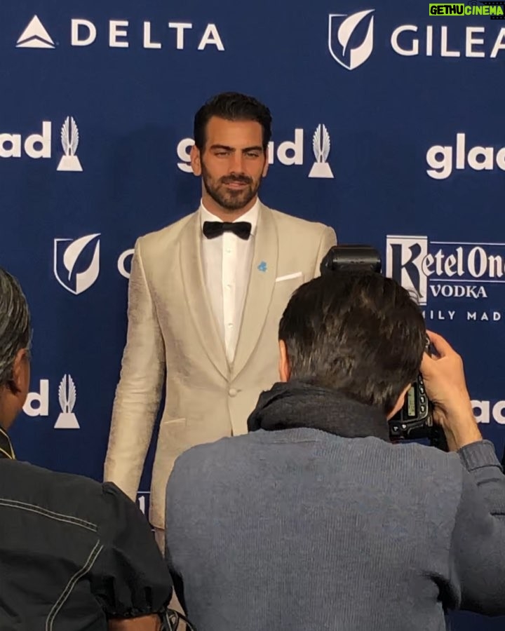 Nyle DiMarco - 130.4K Likes - So honored to present at @GLAAD pushing acceptance for everyone! I’ve always said it and I will say it again; Human diversity is what colors the world 🤟🏽
Oh and let me know if you like the tux!
Stylist: @mrmontyjackson