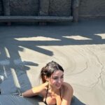 Nyvi Estephan Instagram - Postei uma foto de uma gravação, aí guardei meu celular pra ir tomar meu banho de lama no vulcão kakaka e quando eu volto o povo tá tudo achando que fui pro Big Brother 😂 fui não, galeras, tô aqui no meu retiro espiritual. Un besito discúlpame no va a repetirse, buena vida jajajaja 🙏