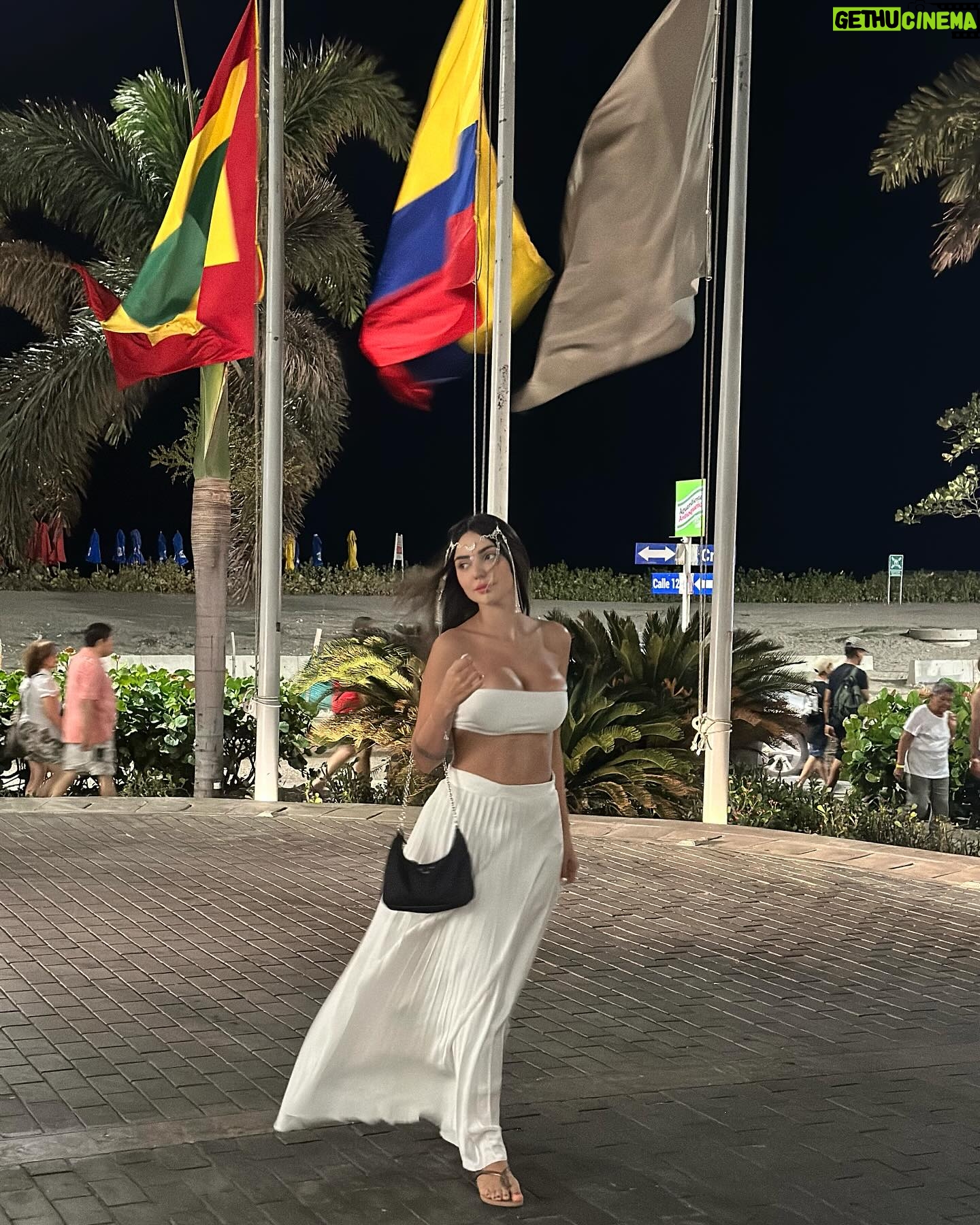 Nyvi Estephan Instagram - Colombiana 💋