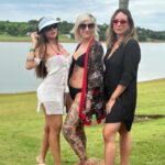 Nyvi Estephan Instagram – Com elas o tempo até abriu – literalmente e metaforicamente também 🌞🍃🩵