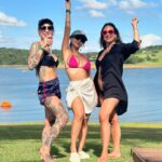 Nyvi Estephan Instagram – Com elas o tempo até abriu – literalmente e metaforicamente também 🌞🍃🩵