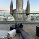 Nyvi Estephan Instagram - Dump das minhas últimas horas de estradas, pores-do-sol, frio e calor da Espanha 🫶 entre Madrid, Valência, Barcelona e mais algumas paradas na estrada!!! (E minha mão ainda está cheirando a Diesel kkkkk)
