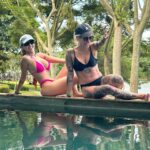 Nyvi Estephan Instagram – Com elas o tempo até abriu – literalmente e metaforicamente também 🌞🍃🩵