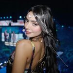 Nyvi Estephan Instagram – Esse foi, facilmente, um dos campeonatos mais marcantes da minha carreira. O Six Invitational 2024 deixou saudades e um legado HISTÓRICO para os esportes eletrônicos do país. Um campeonato mundial realizado no Brasil e a vitória brasileira dentro de casa por um time que marca um feito quase inédito: três títulos mundiais seguidos. E o mais emocionante é que não foi fácil como parece, foram vitórias sofridas, vindo do chaveamento inferior do campeonato e com batalhas extremamente disputadas. A torcida era ensurdecedora e definiu todos os campeões, foram implacáveis! Todos que eles elegeram como favoritos ganharam! Não tinha como ser mais emocionante voltar ao Rainbow Six nesse momento tão único. Não canso de agradecer ao @r6esportsbr e @ubisoftbrasil pela honra de fazer parte disso, eu jamais esquecerei esses dias 💙
Parabéns @w7mgaming , que legado!!! 🔥