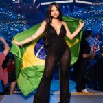 Nyvi Estephan Instagram – O Brasil é campeão no Mundial realizado no Brasil!!! Vocês tem noção o quão surreal e raro é isso? É simplesmente um sonho fazer parte dessa história, eu não tenho palavras pra descrever! Obrigada @r6esportsbr , todos os meus amigos casters e produção, aos times e, principalmente, a todos vocês que acompanham o jogo e são uma torcida maravilhosa e apaixonada! Vocês merecem essa festa em casa! Amanhã é a grande final e será disputada entre 2 times brasileiros: @fazeclan vs @w7mgaming . BORA DERRUBAR O IBIRAPUERA 🔥🔥🔥