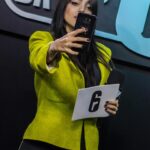 Nyvi Estephan Instagram - É com MUITA ALEGRIA que anuncio que serei apresentadora do #SixInvitational 2024, simplesmente o nosso PRIMEIRO MAJOR DE R6 NO BRASILLLL! E como uma boa filha à casa torna, me junto ao meu amado time de casters do @r6esportsbr pra esse momento tão emblemático pra história dos esports no Brasil e pro Rainbow Six!!! Segue alguns registros da minha história com esse jogo que eu tanto amo! Obrigada por contarem comigo nesse momento tão especial e quero agradecer demais à comunidade tão maravilhosa do jogo que tá me recebendo com tanto carinho mesmo após alguns anos longe desse jogo q eu tanto amo e que eu tive a honra de fazer parte deeeeesde os primórdios dos campeonatos profissionais e amadores 💙 o campeonato rola de 13 a 25 de fevereiro, vejo vocês nas finais presenciais em São Paulo! 😍🥳