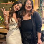Nyvi Estephan Instagram – COMEÇAMOS 2024! As férias foram maravilhosas e eu sou grata por ter conseguido tirar uns diazinhos (honestamente não é todo ano que eu consigo 😂🥲). Hoje gravamos o episódio de aniversário da @monking.br num papo muito bacana sobre marketing e influência. Quando sair mando o link pra vcs 🫶