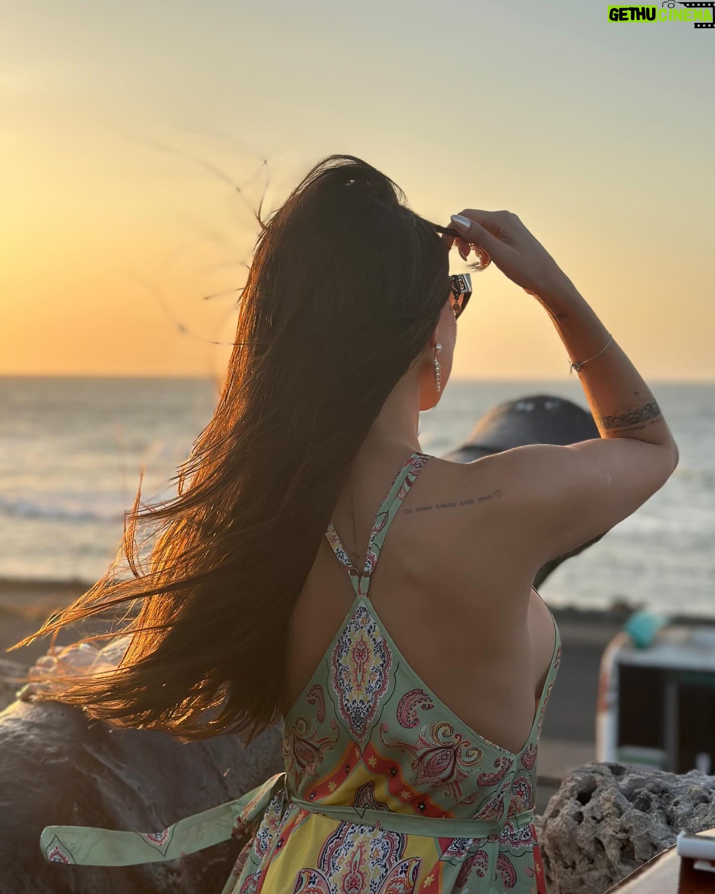 Nyvi Estephan Instagram - Colombiana 💋