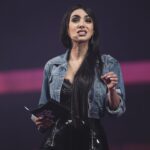 Nyvi Estephan Instagram - É com MUITA ALEGRIA que anuncio que serei apresentadora do #SixInvitational 2024, simplesmente o nosso PRIMEIRO MAJOR DE R6 NO BRASILLLL! E como uma boa filha à casa torna, me junto ao meu amado time de casters do @r6esportsbr pra esse momento tão emblemático pra história dos esports no Brasil e pro Rainbow Six!!! Segue alguns registros da minha história com esse jogo que eu tanto amo! Obrigada por contarem comigo nesse momento tão especial e quero agradecer demais à comunidade tão maravilhosa do jogo que tá me recebendo com tanto carinho mesmo após alguns anos longe desse jogo q eu tanto amo e que eu tive a honra de fazer parte deeeeesde os primórdios dos campeonatos profissionais e amadores 💙 o campeonato rola de 13 a 25 de fevereiro, vejo vocês nas finais presenciais em São Paulo! 😍🥳