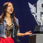 Nyvi Estephan Instagram - É com MUITA ALEGRIA que anuncio que serei apresentadora do #SixInvitational 2024, simplesmente o nosso PRIMEIRO MAJOR DE R6 NO BRASILLLL! E como uma boa filha à casa torna, me junto ao meu amado time de casters do @r6esportsbr pra esse momento tão emblemático pra história dos esports no Brasil e pro Rainbow Six!!! Segue alguns registros da minha história com esse jogo que eu tanto amo! Obrigada por contarem comigo nesse momento tão especial e quero agradecer demais à comunidade tão maravilhosa do jogo que tá me recebendo com tanto carinho mesmo após alguns anos longe desse jogo q eu tanto amo e que eu tive a honra de fazer parte deeeeesde os primórdios dos campeonatos profissionais e amadores 💙 o campeonato rola de 13 a 25 de fevereiro, vejo vocês nas finais presenciais em São Paulo! 😍🥳