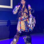 Nyvi Estephan Instagram - Apresentando a nova geração de consoles da Playstation vestida como uma das minhas personagens favoritas: Ontem nós entramos pra história! Entre tantas coisas maravilhosas que fiz em minha carreira de todos esses anos pra cá, nunca imaginei fazer parte dessa virada de geração e apresentar a live de lançamento do Playstation 5 no Brasil. Eu ainda tô emocionada e vou lembrar de cada detalhezinho com muito amor! Obrigada @playstation_br , @tiagoleifert (que honra foi estar ao seu lado nessa empreitada), @art_entretenimento e toda a equipe maravilhosa que fez parte desse dia, e VOCÊS , as mais de 2 milhões de pessoas que assistiram e se emocionaram com a gente! Obrigada 🙏 . #ps5 #worknyvi #aloy