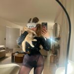 Océane Amsler Instagram - Hier j’ai passé ma soirée à jouer à « The Room » avec le Meta Quest, c’est tellement immersif, j’adore troooop( c’est pas une publicité mais j’aurai aimé ) et Glabelle est si kioute c’est trop 😭