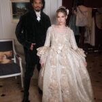 Océane Amsler Instagram – Duc and Duchesse of Glabellery – Nous sommes en plein tournage pour une vidéo YouTube pour la sortie de la 3ème saison des Chroniques de Bridgerton. @levraimotif a laissé pousser ses cheveux le temps d’une photo 💀🤣 La robe que je porte est une vraie robe de la série 😍 J’ai trop de chance 🙂‍↔️