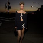 Océane Amsler Instagram – C’est mon dernier jour à L.A et à chaque fois que j’y vais, c’est pour moins d’une semaine. J’aimerai vraiment y retourner plusieurs semaines pour profiter de la vibe parceque j’aime beaucoup ( je ne me vois pas y vivre mais j’adore l’énergie ) merci encore à @fentybeauty pour ce voyage extraordinaire ❤️ ps ce voyage a été offert ( et ceux avant Noël, ce qui est une chance en soit )
