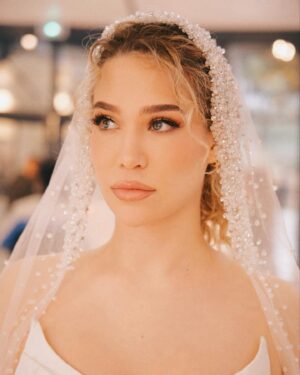 Océane Amsler Instagram - Un mariage en 24H, mercredi à 18h30
Merci encore à @simacouture_paris pour ces merveilleuses robes ❤️