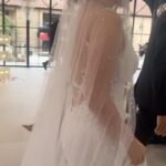 Océane Amsler Instagram - Un mariage en 24H, mercredi à 18h30 Merci encore à @simacouture_paris pour ces merveilleuses robes ❤️