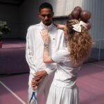 Océane Amsler Instagram – On a tourné un clip qui sortira sur YouTube sur un terrain de tennis rose – PS: Le vendeur a oublié l’antivol sur le pantalon de @levraimotif 💀🤣 @lacoste aidez-nous 🙏🏼 ah et c’est @alexhaze__ à la photo 🤍