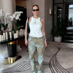 Océane Amsler Instagram – Me keeping it cute while my boyfriend is casually getting twerked on for his birfday 🍑😇

Pantalon @viviennewestwood 
Sac @gucci 
Shoes @versace 
Top @mango 
Rings @swarovski 
Nails @soaddict_nails 
Lunettes @nourr.optic 
Bracelet @gasbijoux
