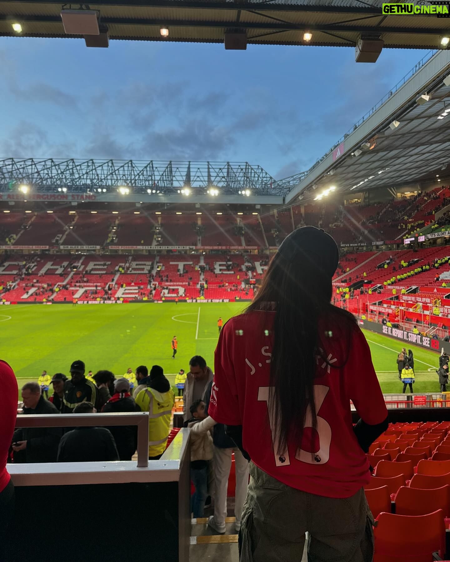 Oh Ha-young - 47.9K Likes - 사랑하지 않을 수 없던 내 꿈의 구장 ❤️🔥
드디어 이뤄진 소원 🥹⚽️