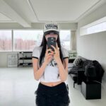 Oh Ha-young Instagram - 🖤🤍
