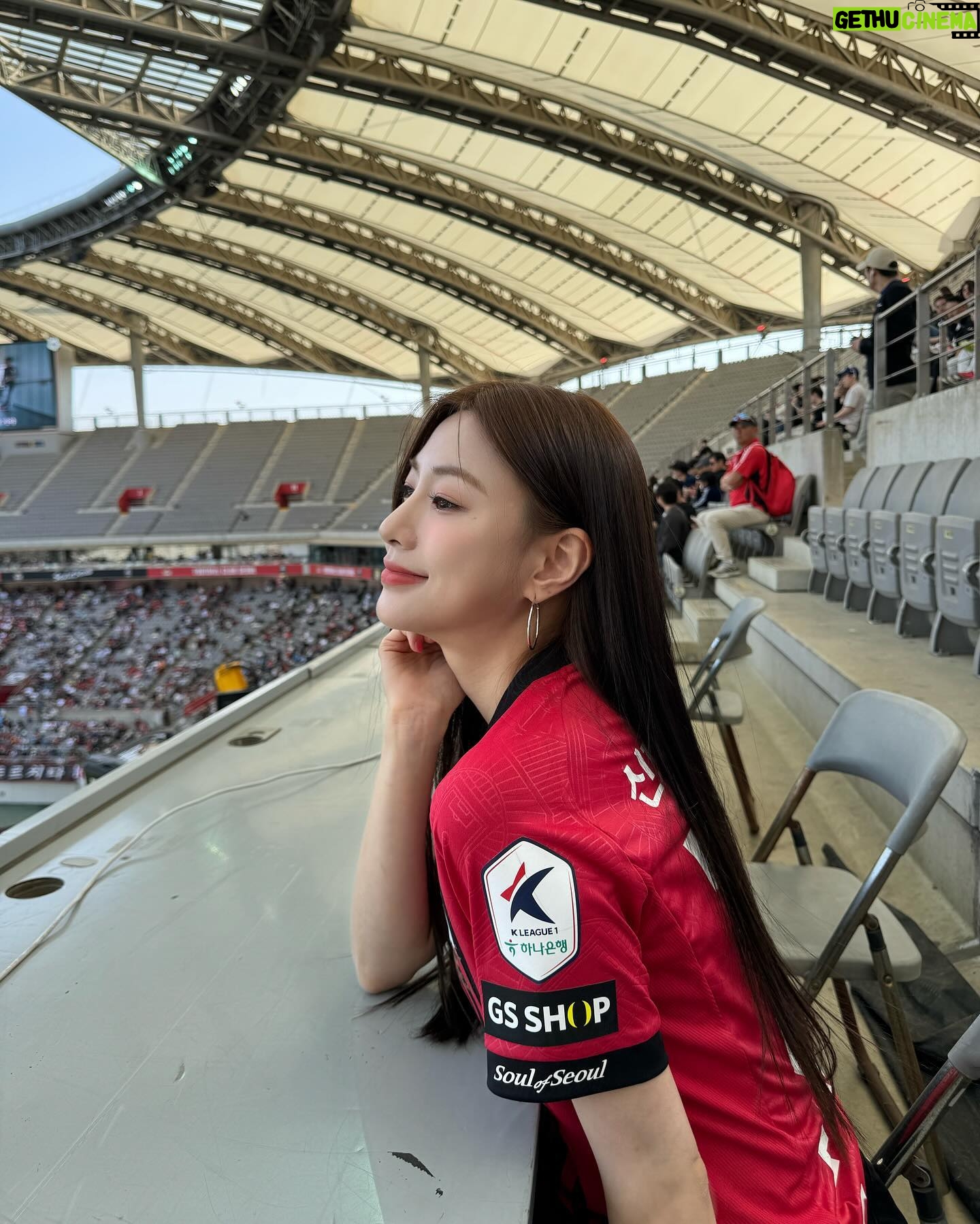 Oh Ha-young - 44.7K Likes - 날 좋은 날 경기도 보고 쿠플픽도 하고👏🤭
앞으로도 좋은 경기 기대하겠습니다⚽️