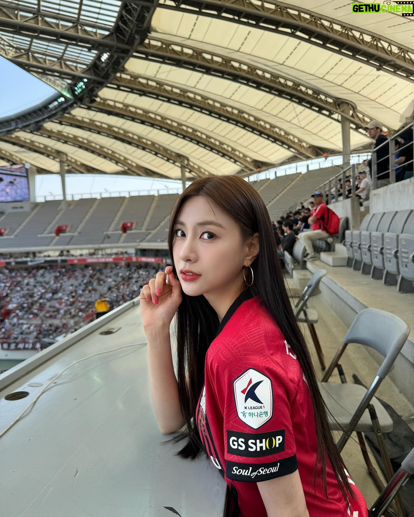 Oh Ha-young - 44.7K Likes - 날 좋은 날 경기도 보고 쿠플픽도 하고👏🤭
앞으로도 좋은 경기 기대하겠습니다⚽️