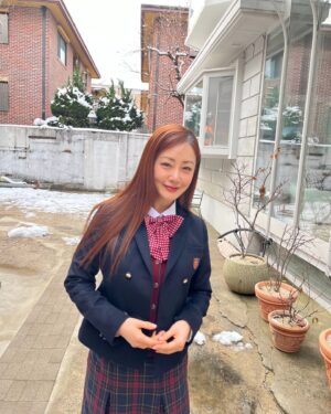 Oh Na-ra Instagram - #계원예술고등학교 졸업후 오랜만에 입어보는 모교 교복🦹‍♀️
고등학생으로 다시 돌아갔어요.
#아옛날이여🎤  #아파트404 #8회 오늘 #8시40분