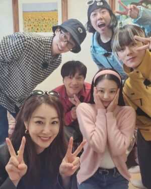 Oh Na-ra Instagram - 드디어 오늘 그날이 왔습니다.
#tvn 예능 #아파트404 
저도 궁금해서 미치겠어요~~~~~~~~
저녁 #8시40분 에 만나요🤗