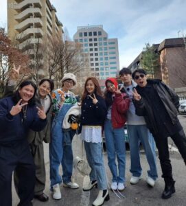 Oh Na-ra Instagram - 보고싶어요😂 #완전체 #아파트404